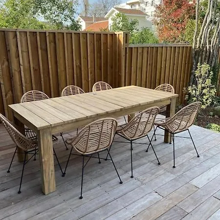 Et Dependance Avec Piscine * بوردو