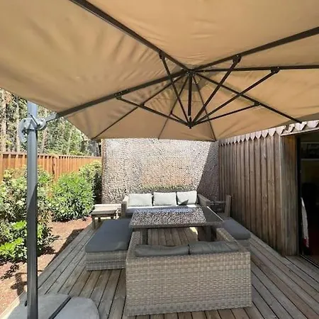 Et Dependance Avec Piscine بوردو
