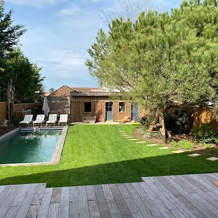 Et Dependance Avec Piscine *