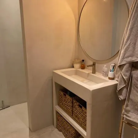 Et Dependance Avec Piscine Villa *