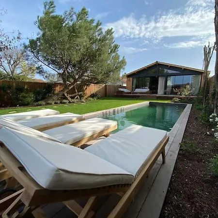 Et Dependance Avec Piscine * Bordeaux