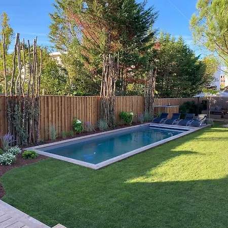 Et Dependance Avec Piscine *